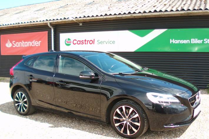 Sort Volvo V40 fra 2019