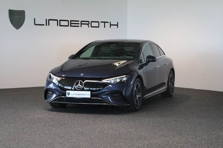 Blå Mercedes EQE350 fra 2024