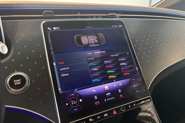 Blå Mercedes EQE350 fra 2024