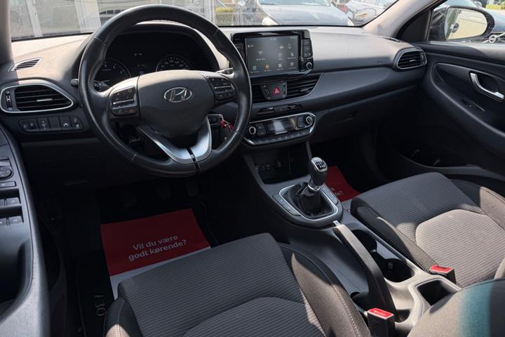 Sort Hyundai i30 fra 2019