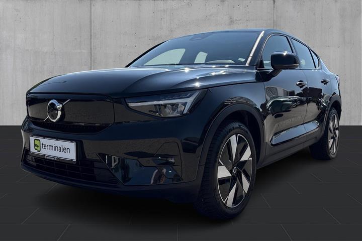 Sort Volvo C40 fra 2023 set udefra