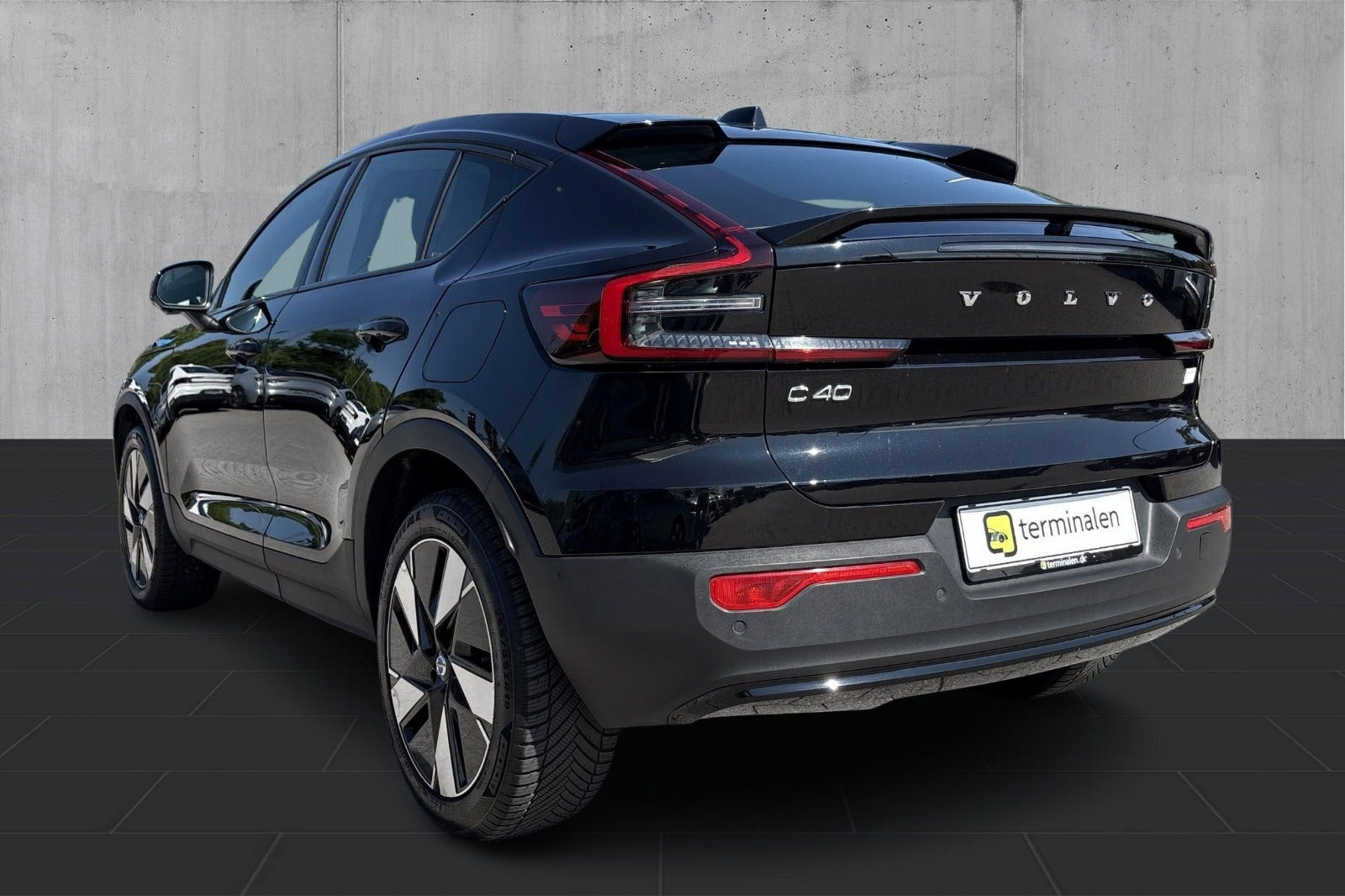 Sort Volvo C40 fra 2023