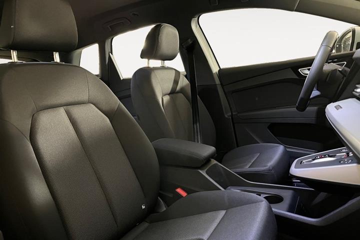 Hvid Audi Q4 e-tron fra 2024