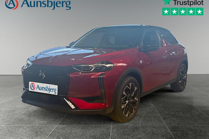Rød DS DS 3 CrossBack fra 2024 set udefra