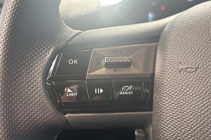 Rød DS DS 3 CrossBack fra 2024