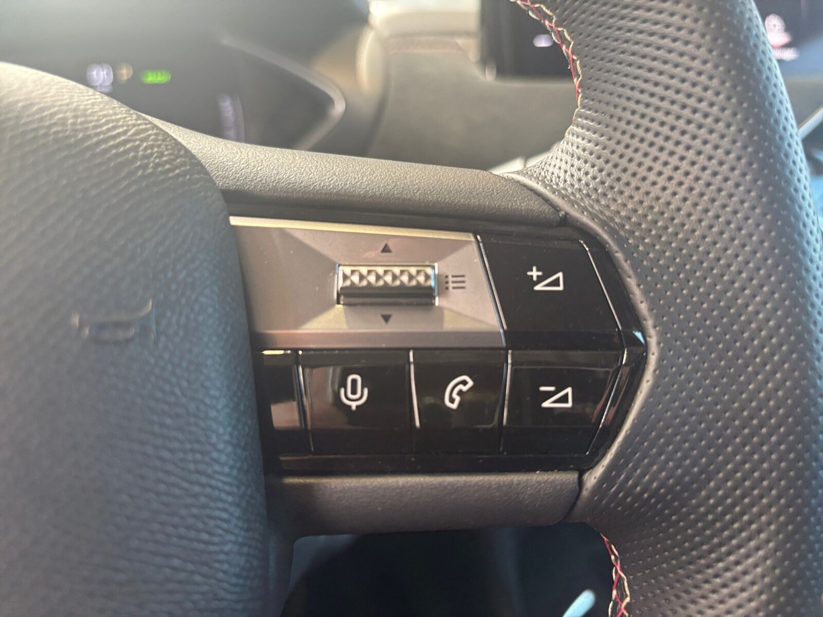 Rød DS DS 3 CrossBack fra 2024