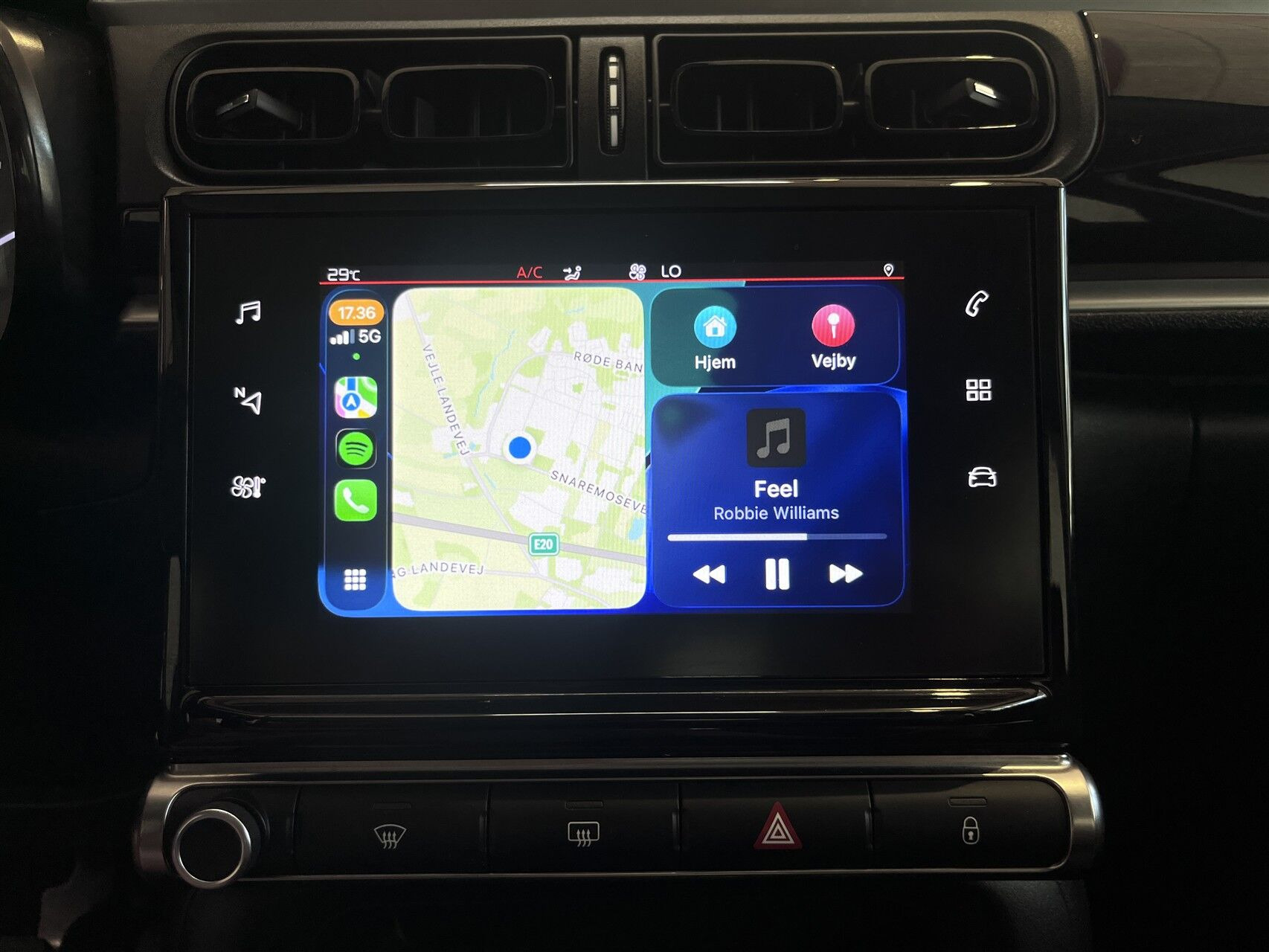Rød Citroën C3 fra 2021