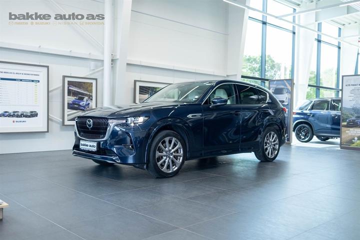 Blå Mazda CX-60 fra 2023 set udefra
