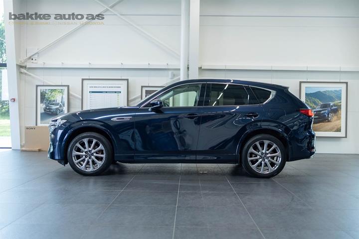 Blå Mazda CX-60 fra 2023