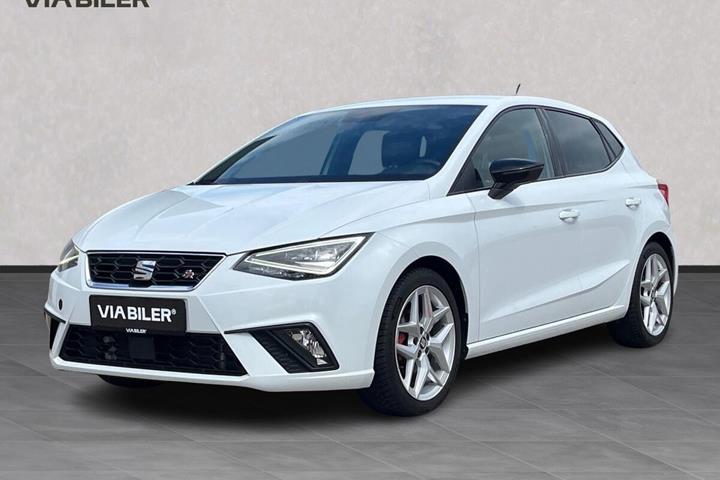 Hvid Seat Ibiza fra 2020 set udefra