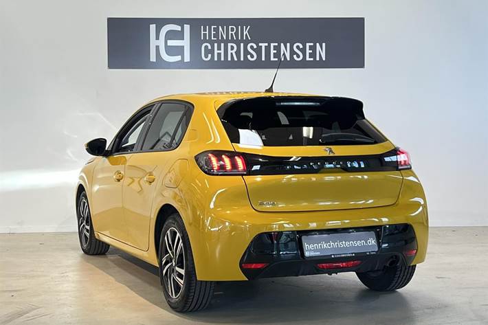 Gul Peugeot 208 fra 2021