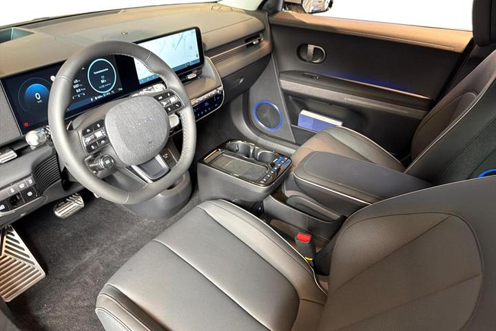 Grå Hyundai Ioniq 5 fra 2026