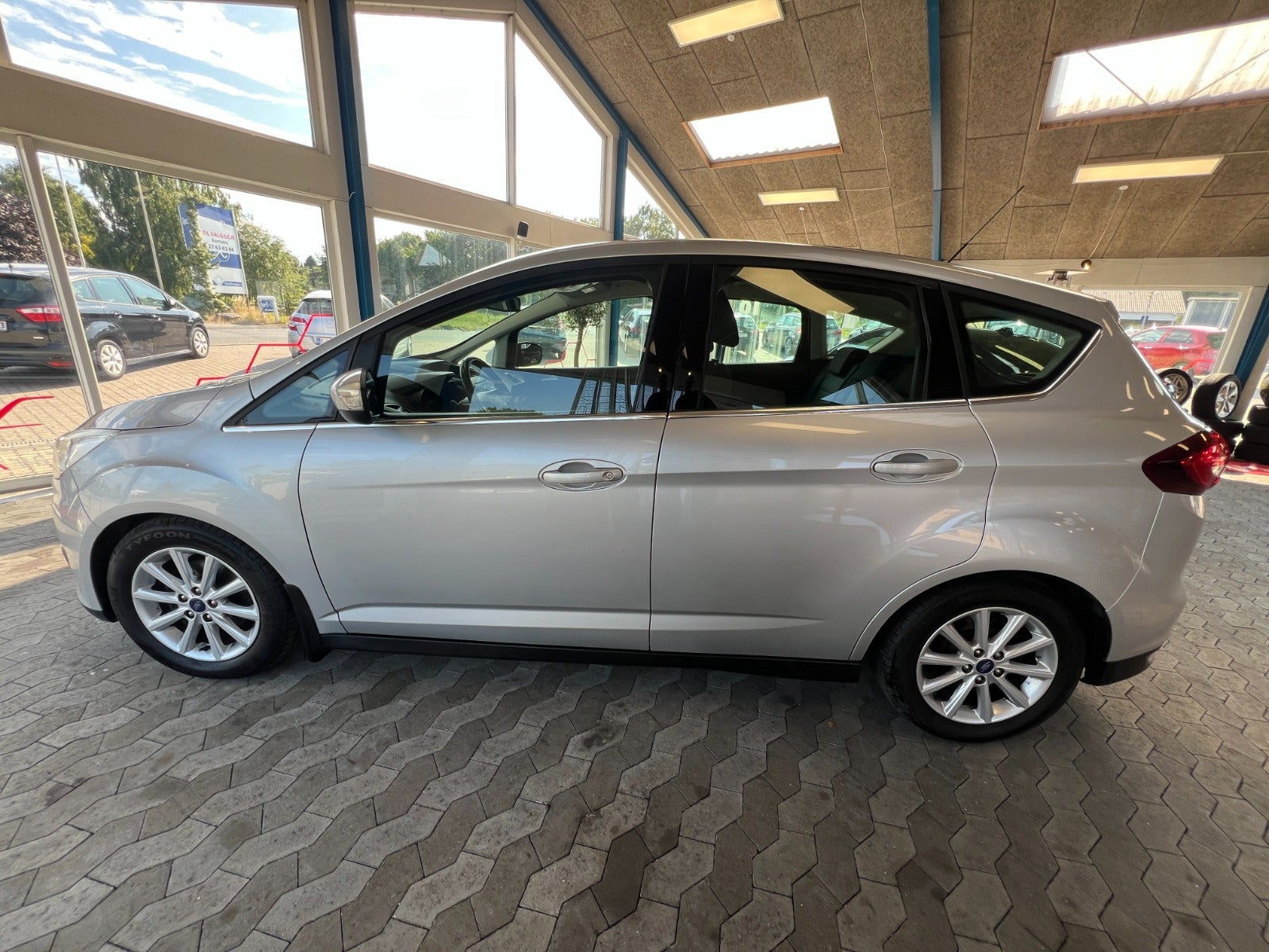 Sølv Ford C-MAX fra 2016