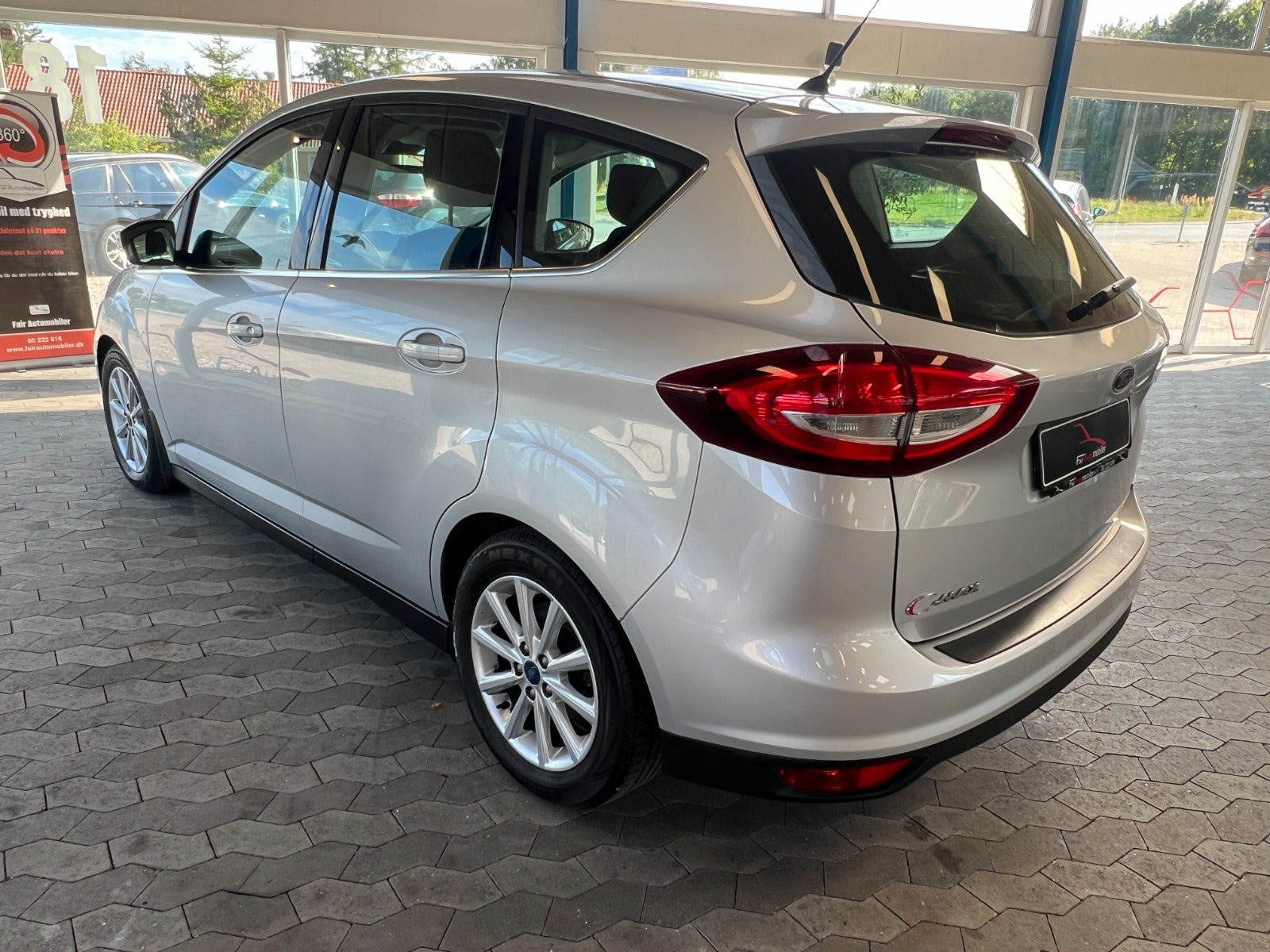 Sølv Ford C-MAX fra 2016