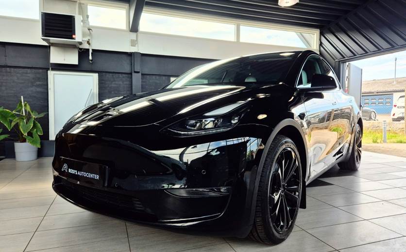 Tesla Model Y Long Range AWD