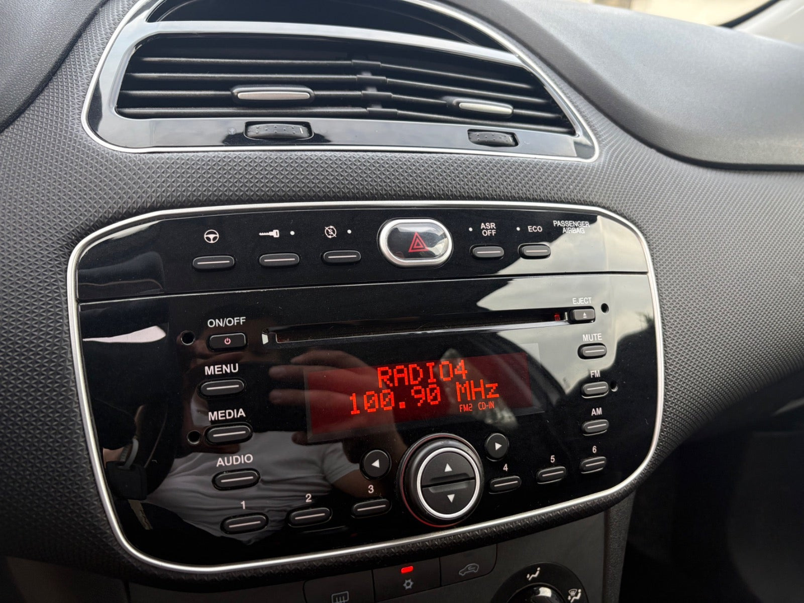 Grøn Fiat Punto fra 2015