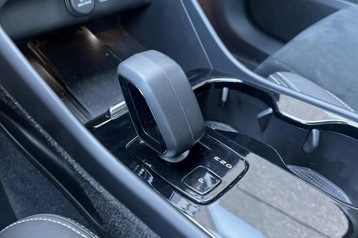 Grøn Volvo C40 fra 2024