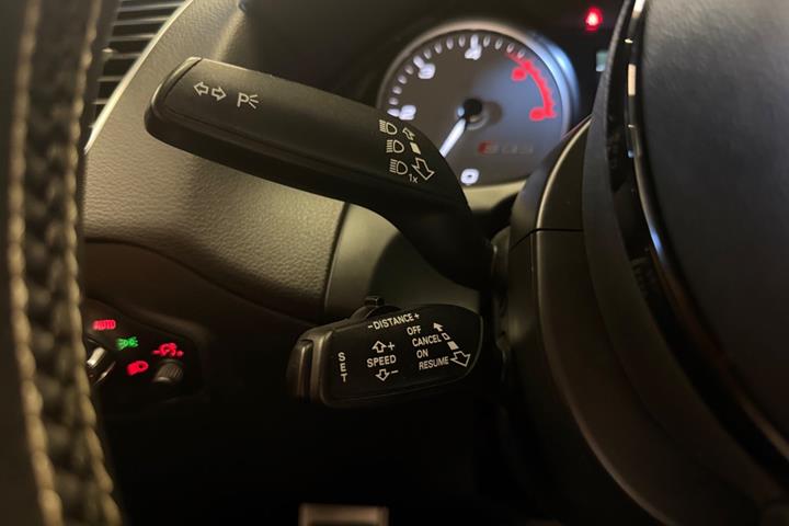 Hvid Audi SQ5 fra 2017