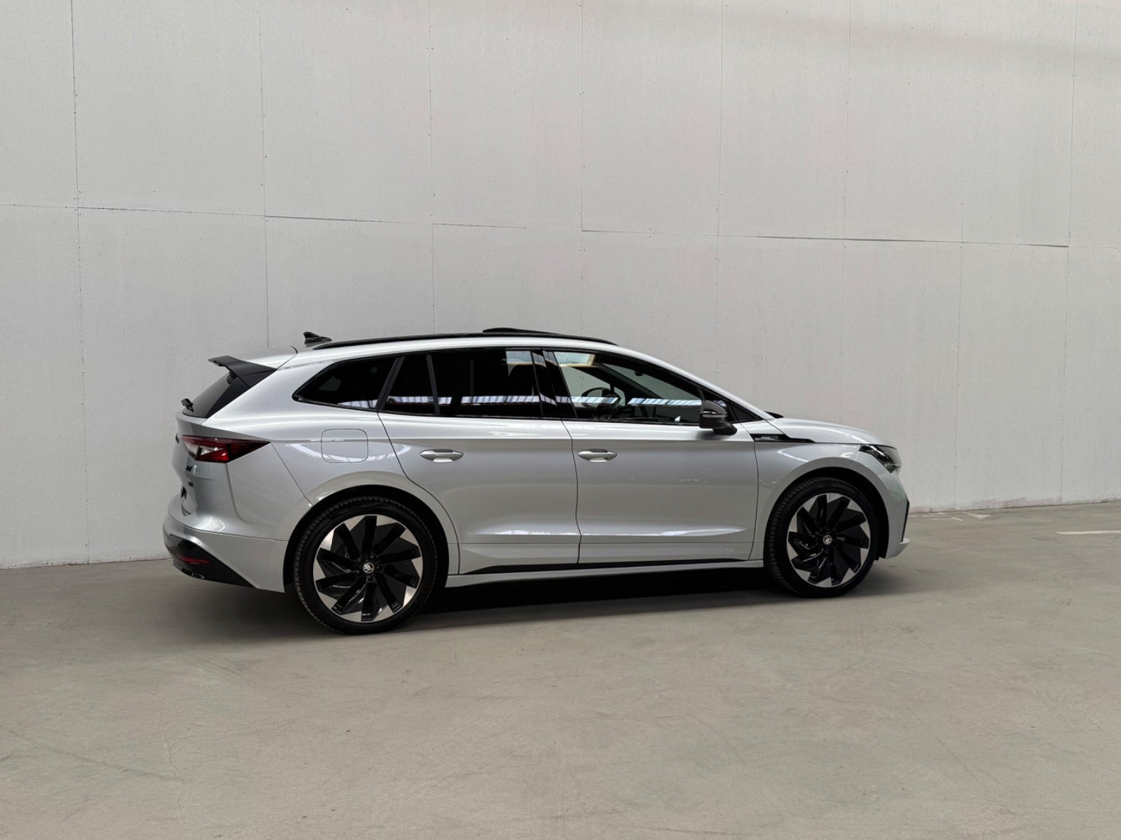Sølv Skoda Enyaq fra 2023