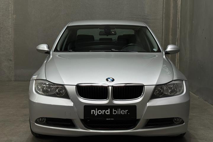 undefined BMW 320i fra 2005