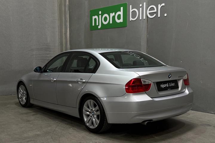 undefined BMW 320i fra 2005