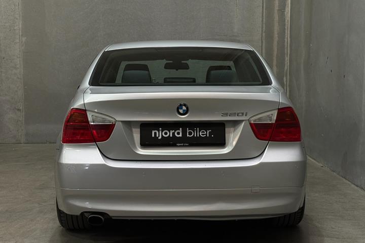 undefined BMW 320i fra 2005