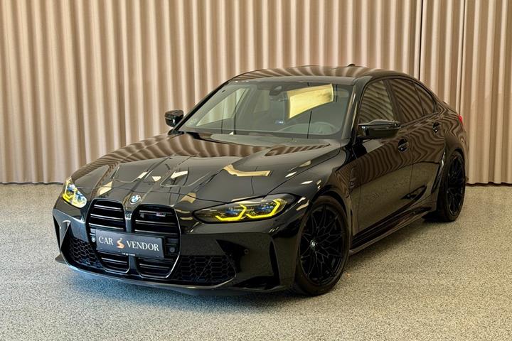 Sort BMW M3 fra 2022 set udefra