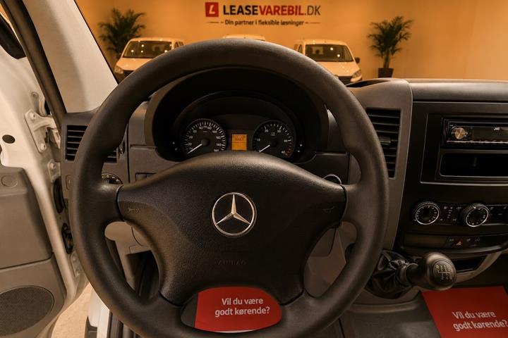 Hvid Mercedes Sprinter 316 fra 2017
