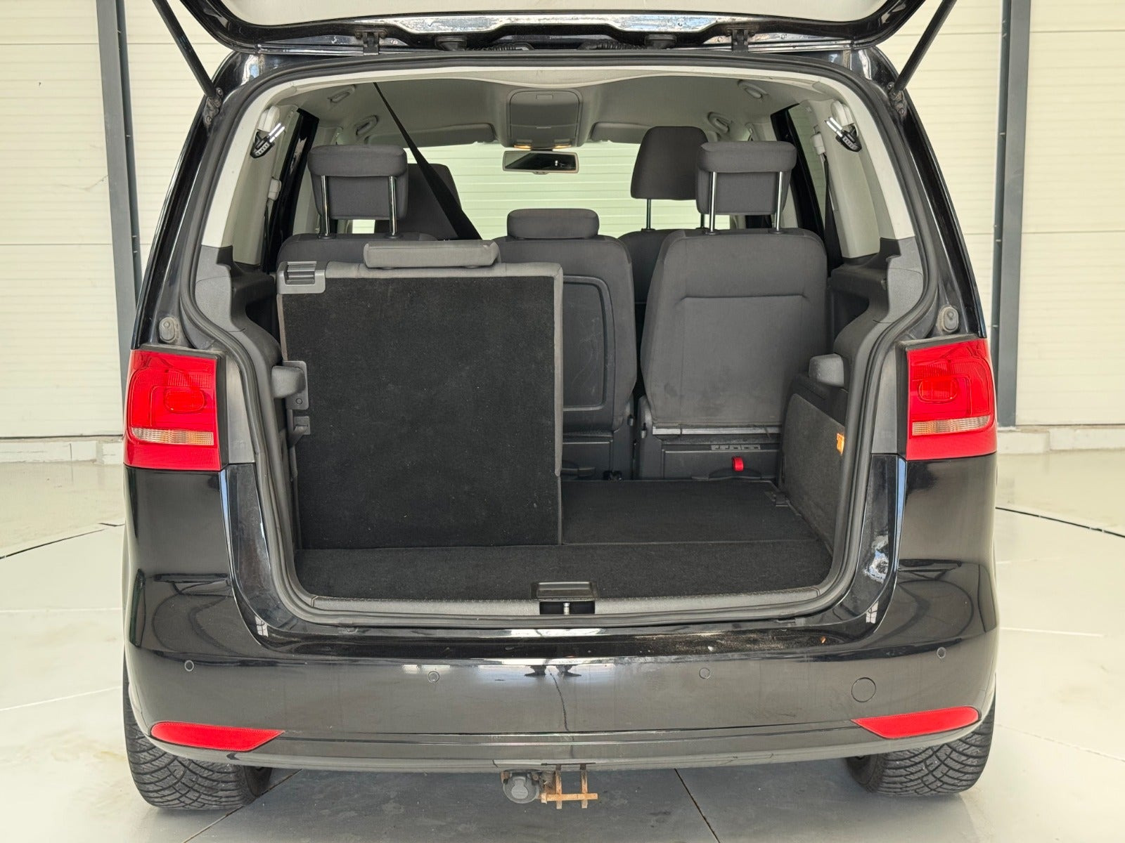 Sort VW Touran fra 2011