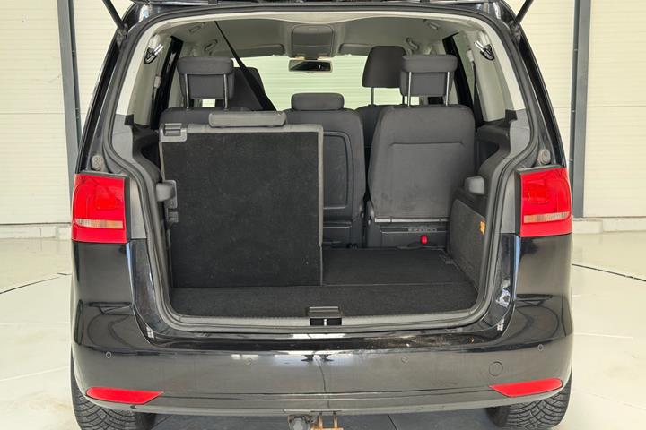 Sort VW Touran fra 2011