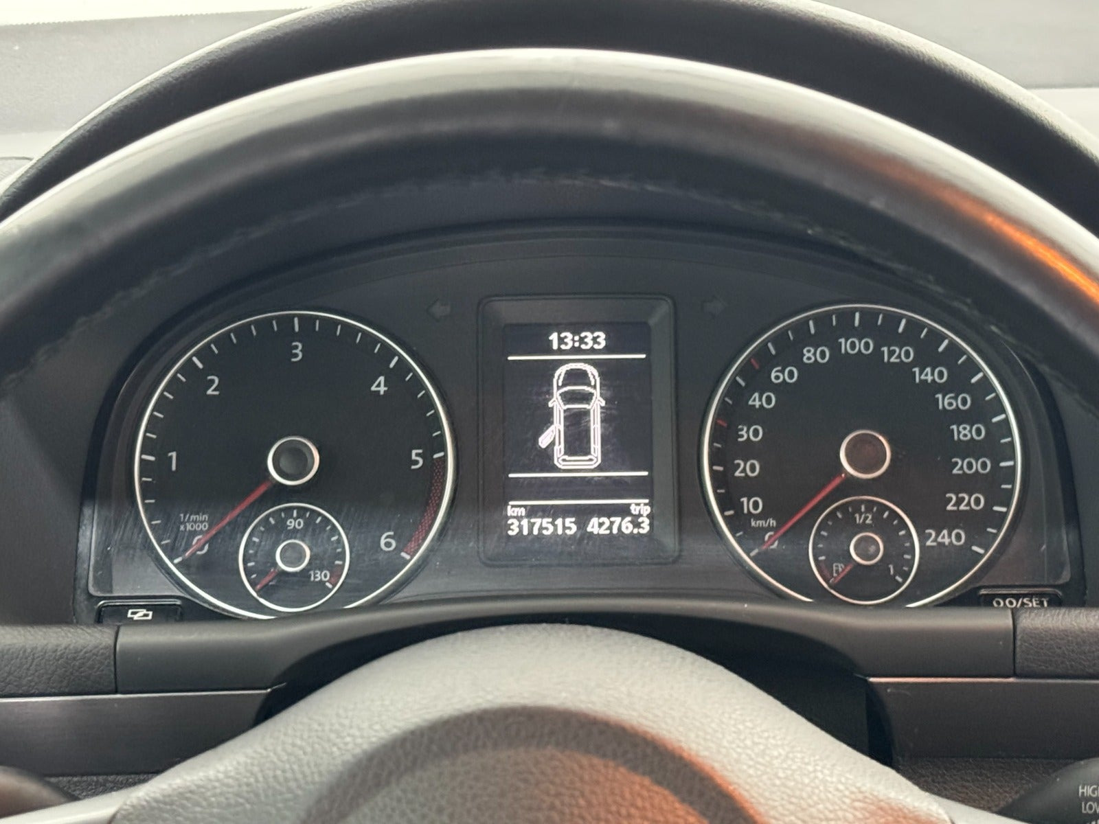 Sort VW Touran fra 2011