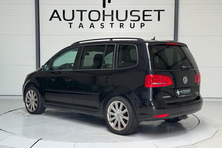 Sort VW Touran fra 2011