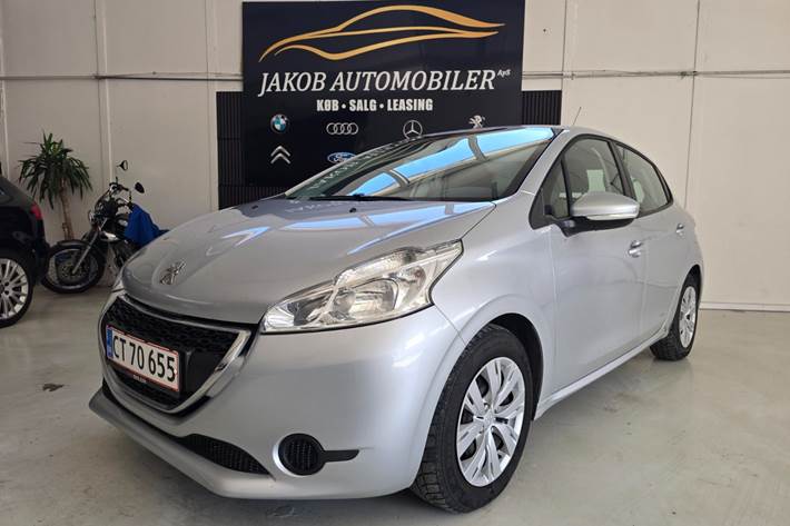 Sølv Peugeot 208 fra 2014
