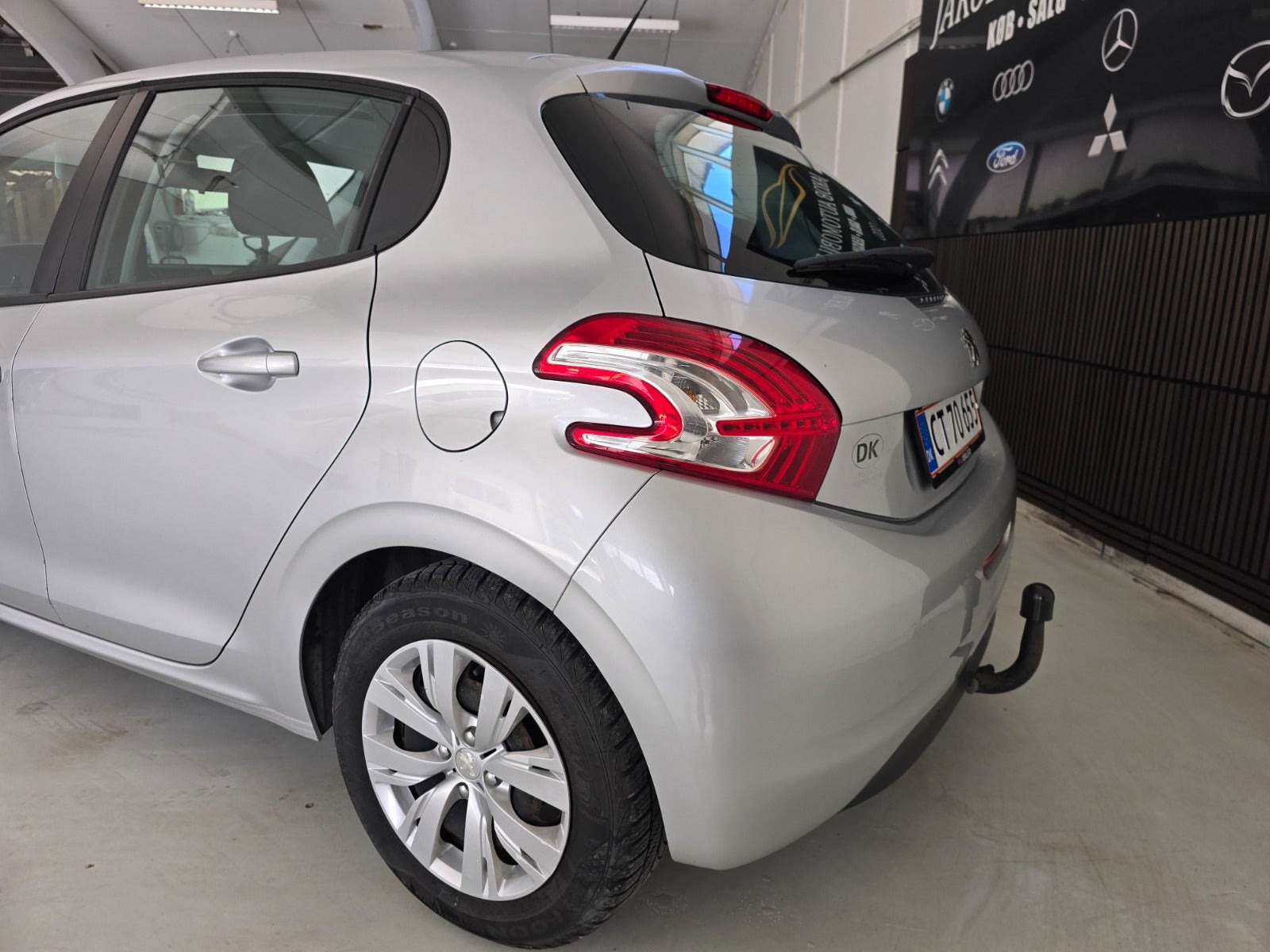 Sølv Peugeot 208 fra 2014
