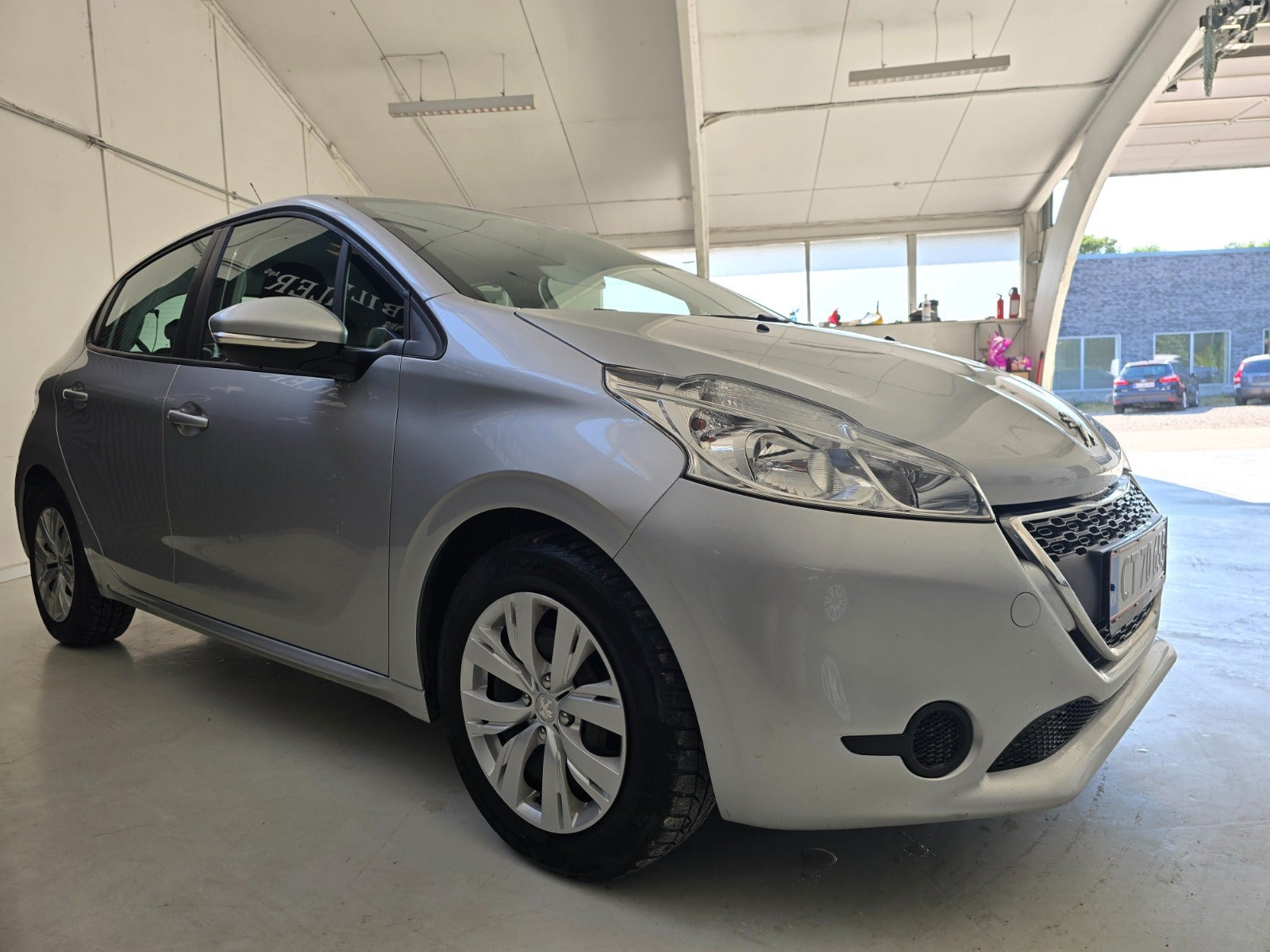 Sølv Peugeot 208 fra 2014