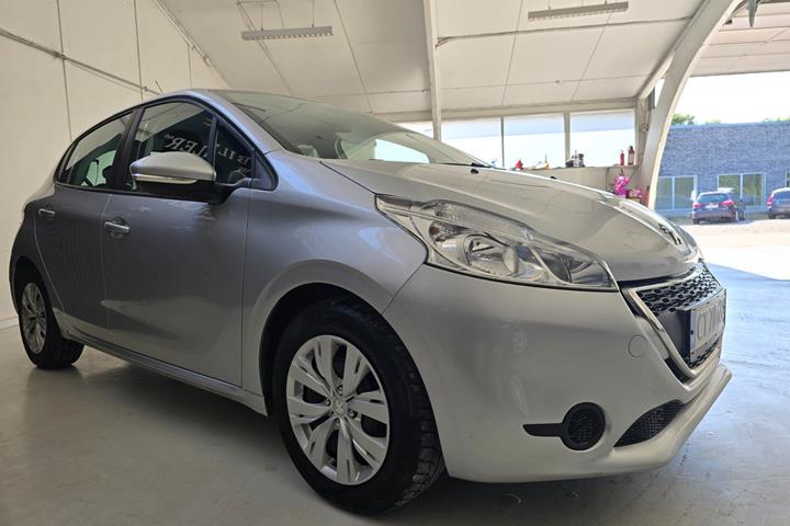 Sølv Peugeot 208 fra 2014