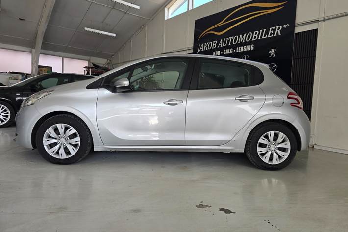 Sølv Peugeot 208 fra 2014