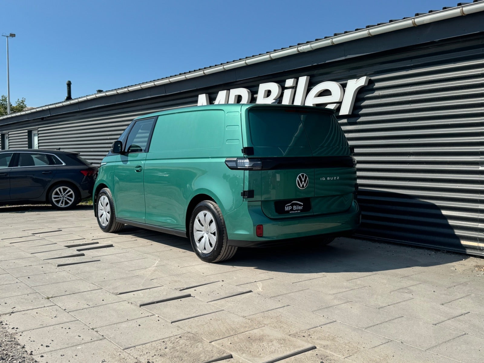 Grøn VW ID.Buzz fra 2024