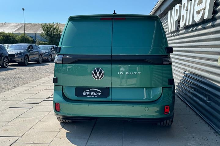Grøn VW ID.Buzz fra 2024