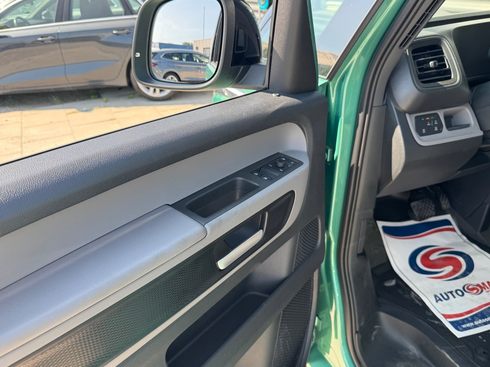 Grøn VW ID.Buzz fra 2024