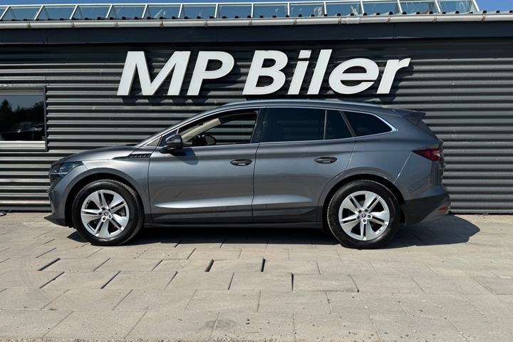 Grå Skoda Enyaq fra 2023