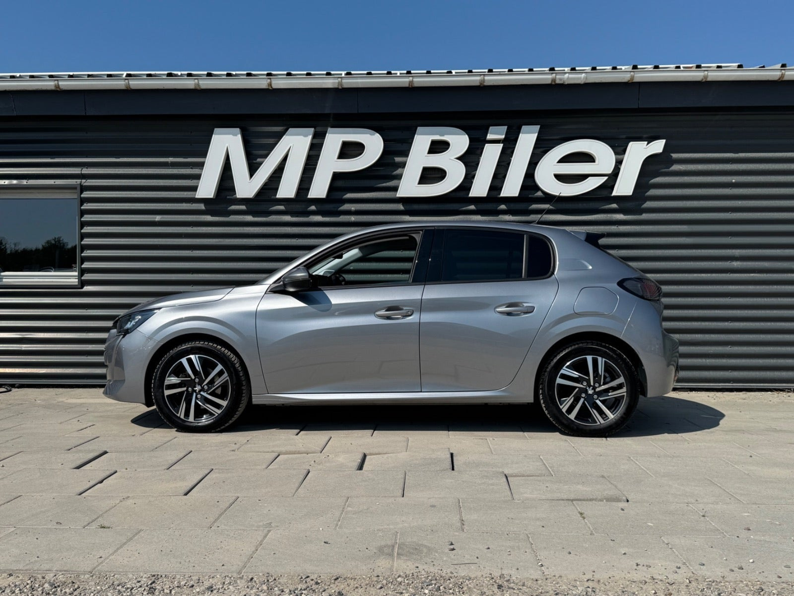 Sølv Peugeot 208 fra 2020
