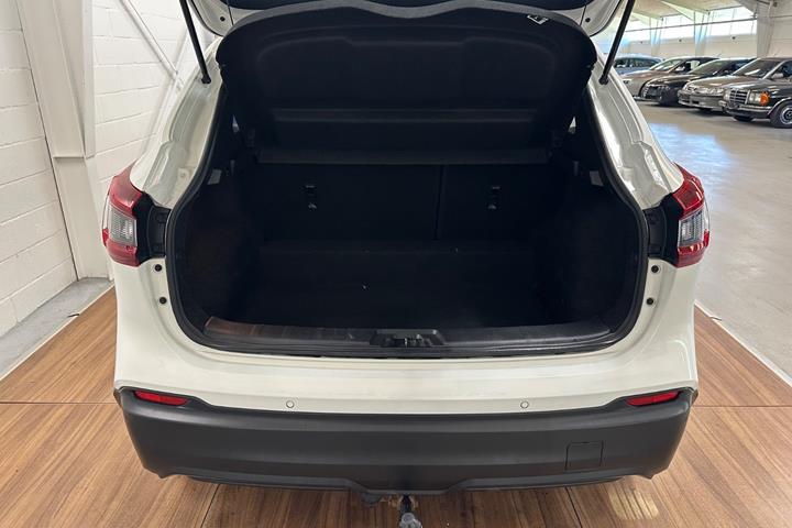Hvid Nissan Qashqai fra 2021
