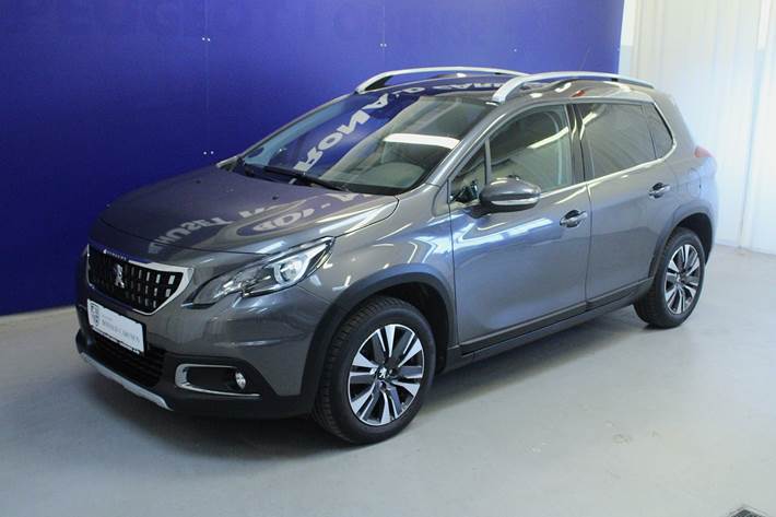 Grå Peugeot 2008 fra 2019