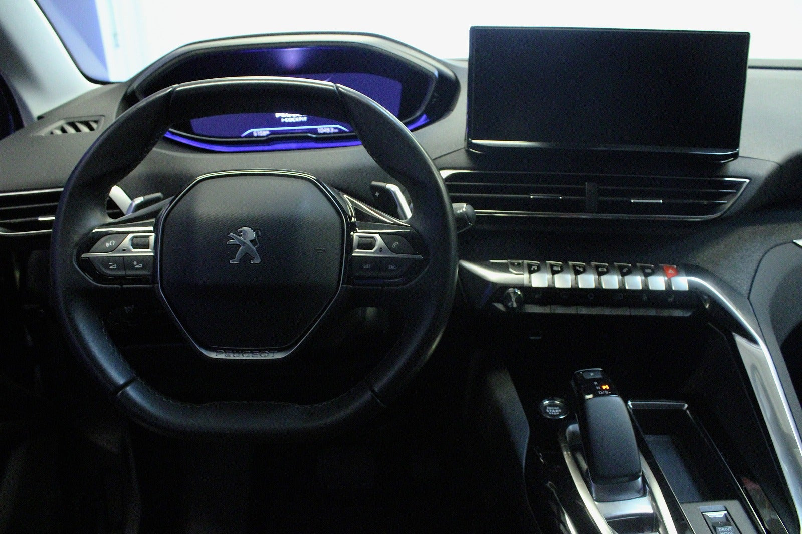 Blå Peugeot 3008 fra 2022