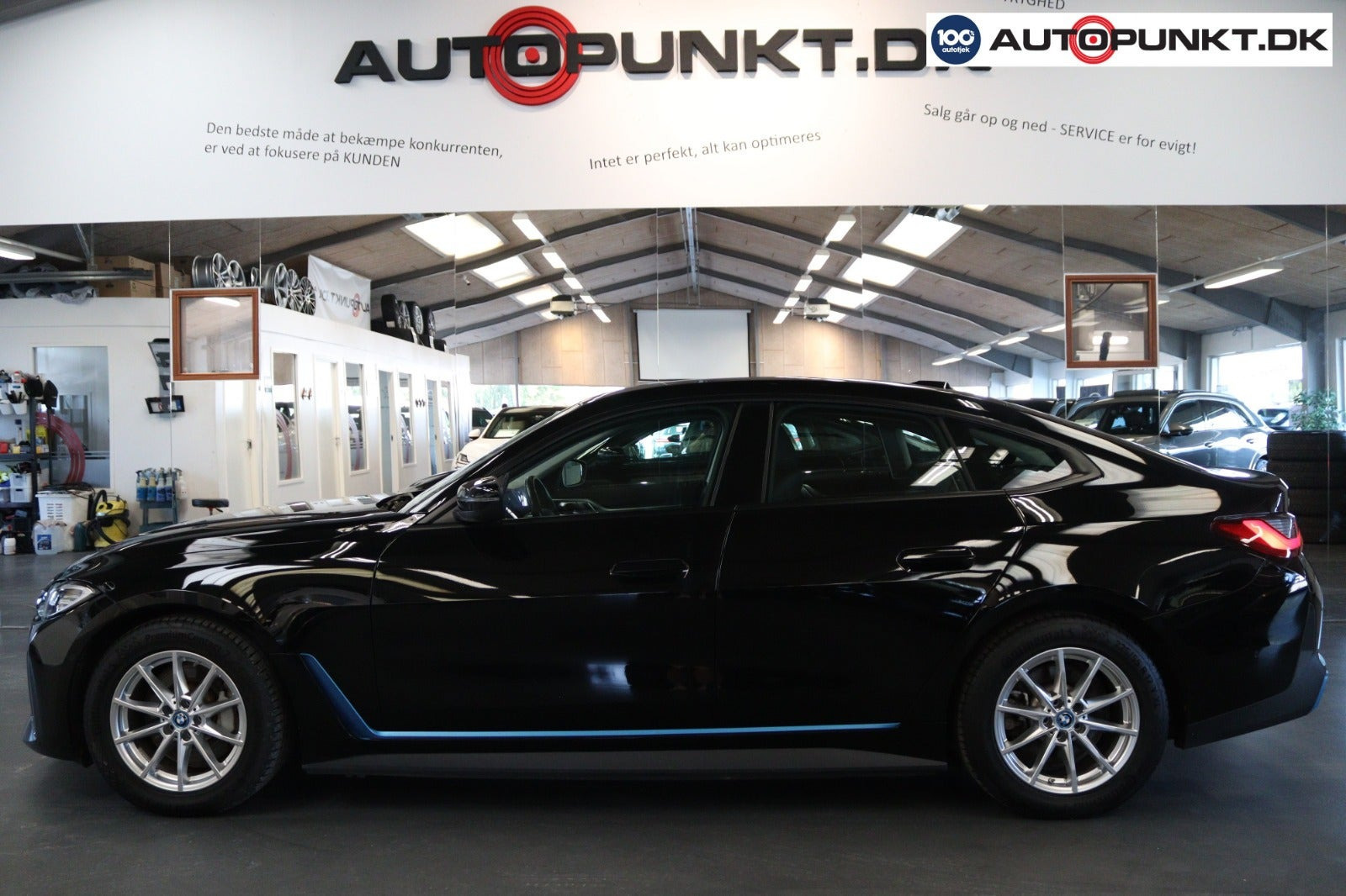 Sort BMW i4 fra 2023