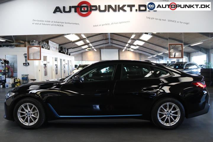 Sort BMW i4 fra 2023