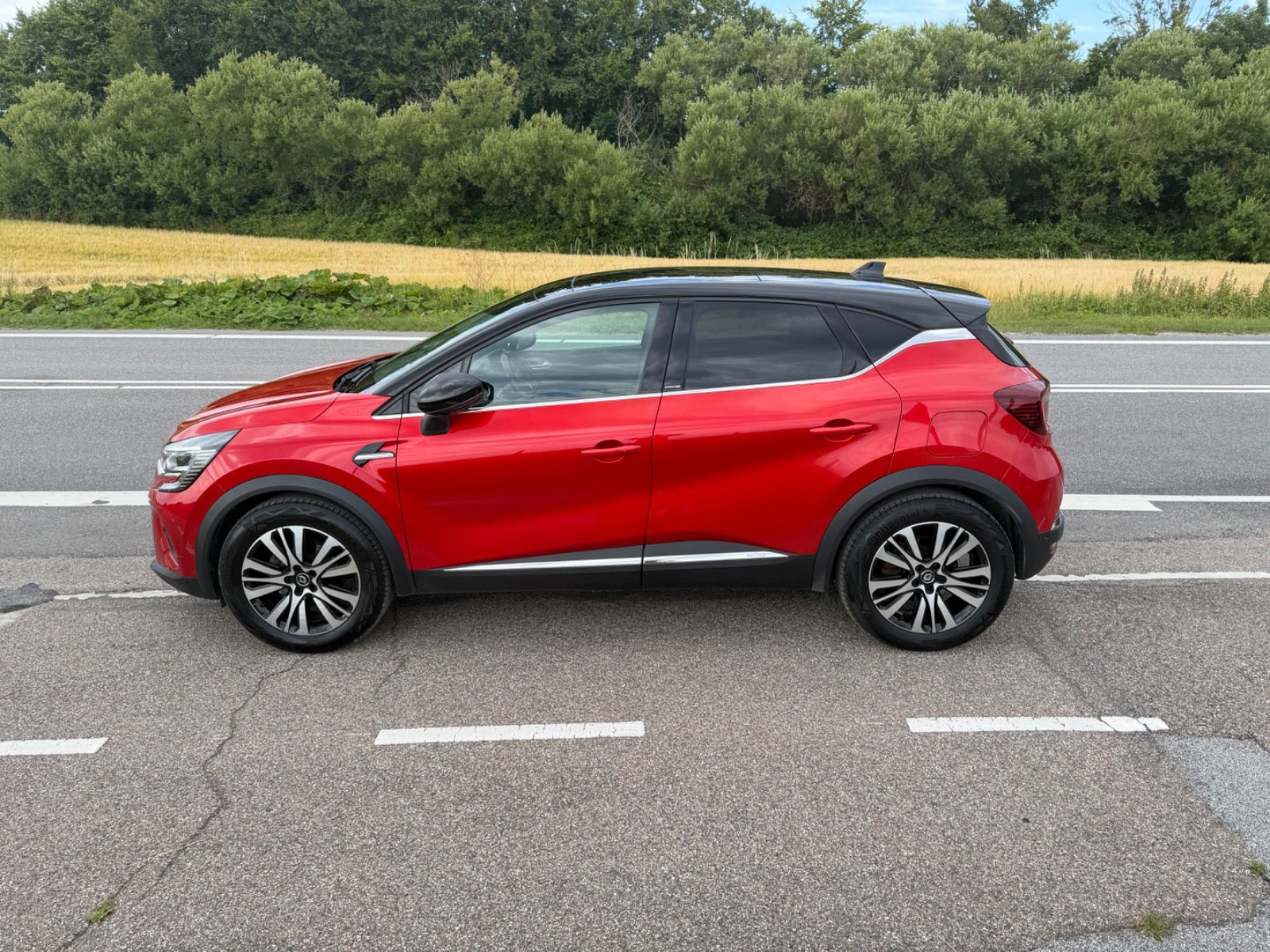 Rød Renault Captur fra 2021