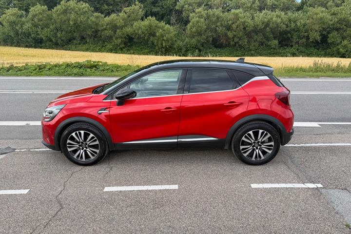 Rød Renault Captur fra 2021