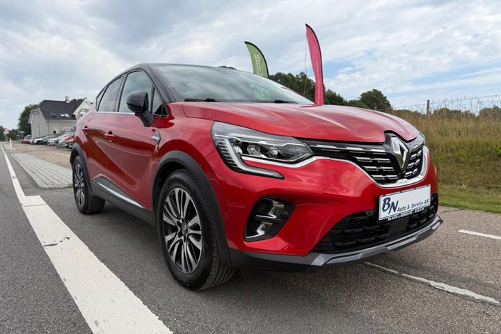 Rød Renault Captur fra 2021